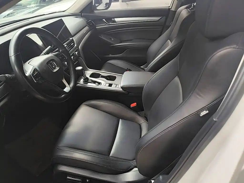 Honda Accord — фото 15
