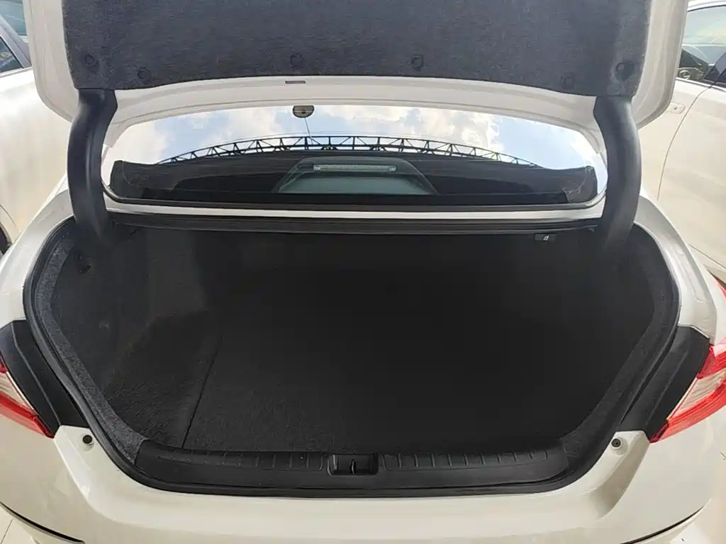 Honda Accord — фото 19