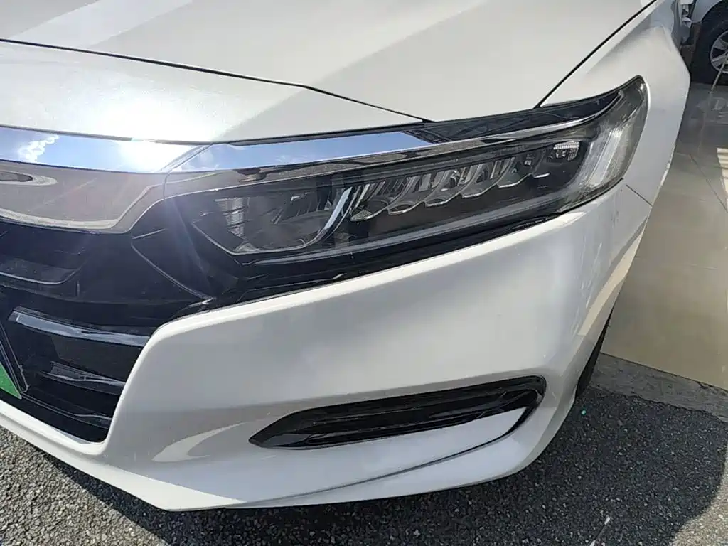 Honda Accord — фото 24