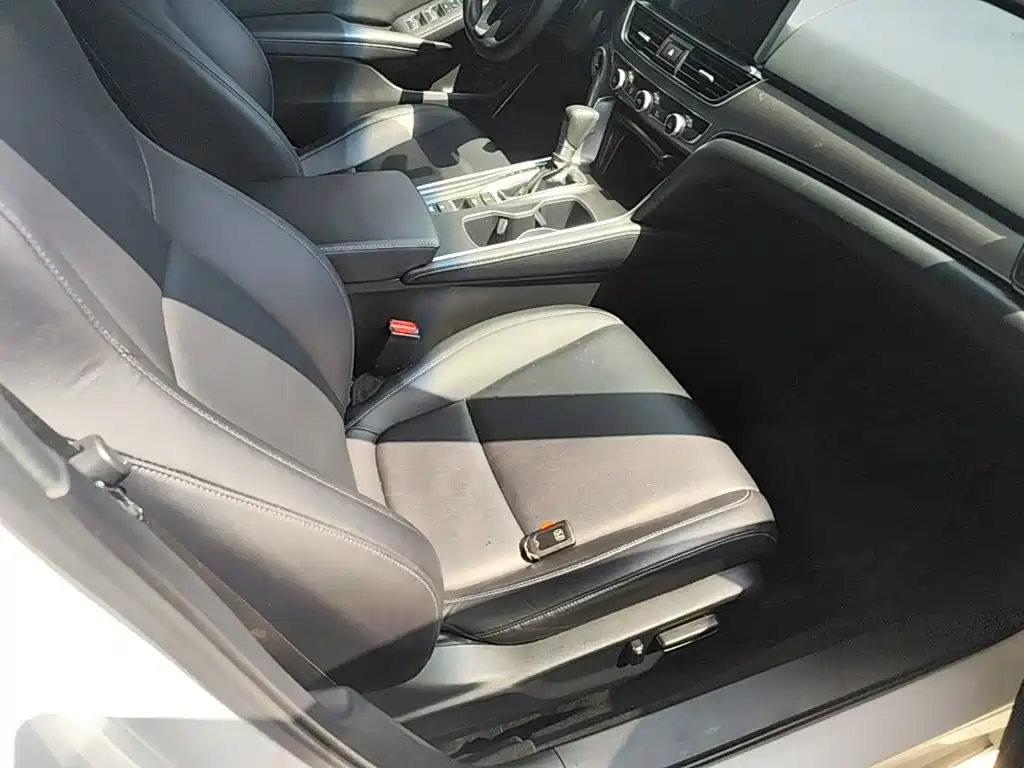Honda Accord — фото 25
