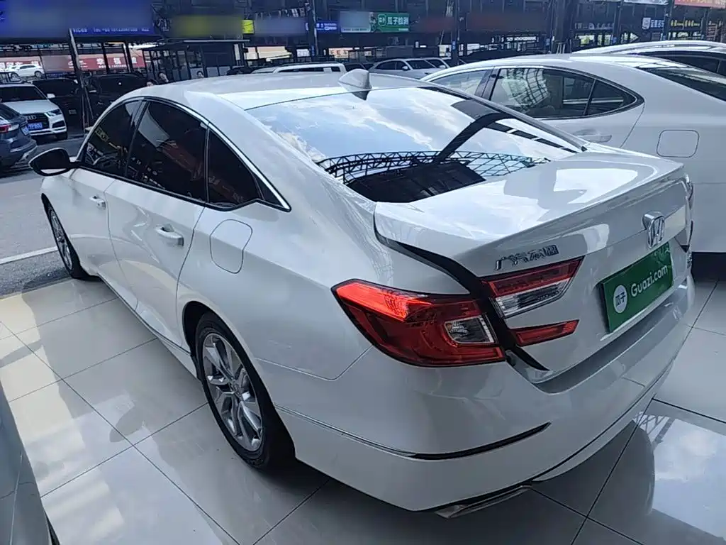 Honda Accord — фото 5