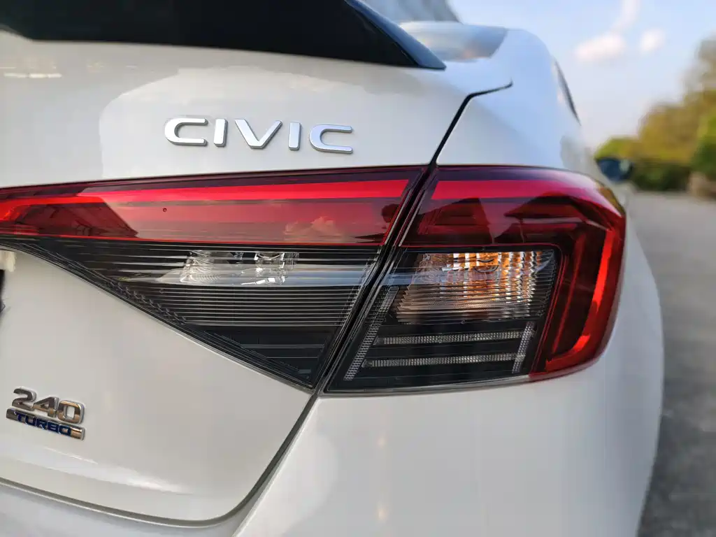 Honda Civic — фото 18
