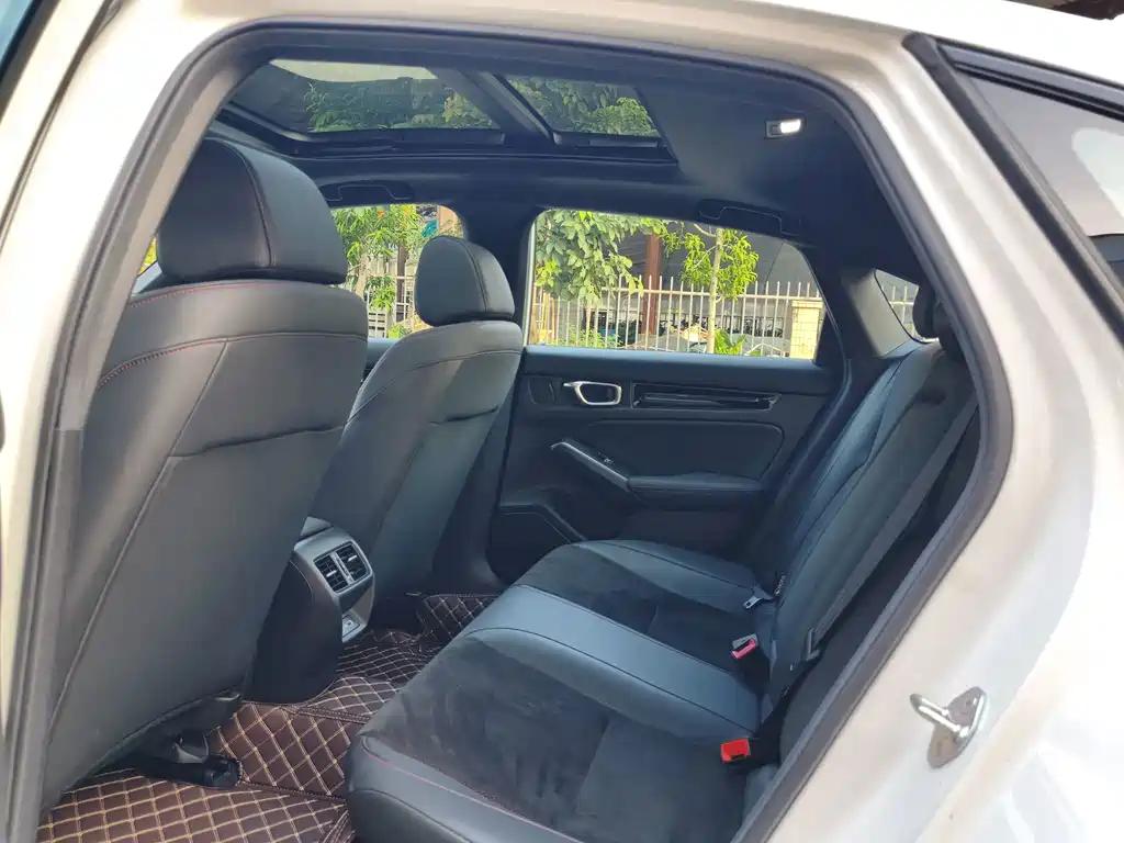 Honda Civic — фото 10