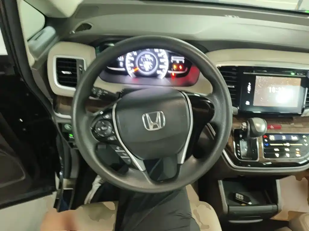 Honda Odyssey — фото 11