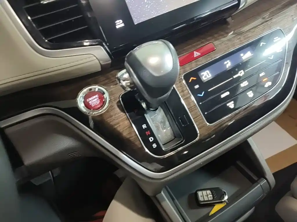 Honda Odyssey — фото 14