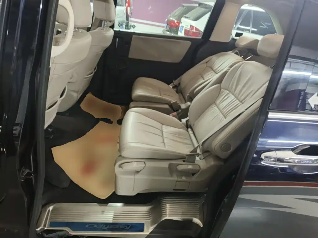 Honda Odyssey — фото 17