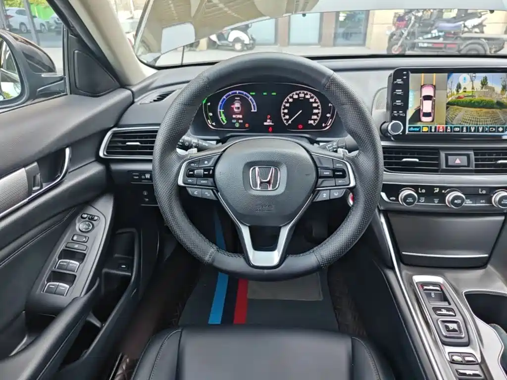 Honda Accord — фото 11