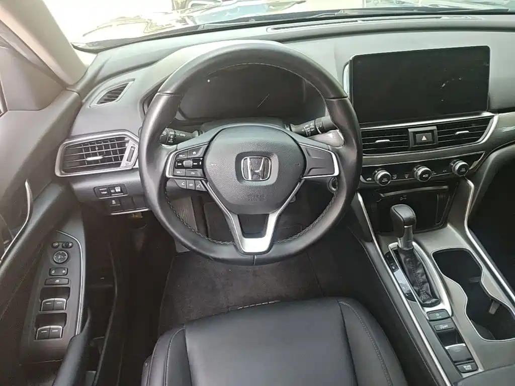 Honda Accord — фото 15