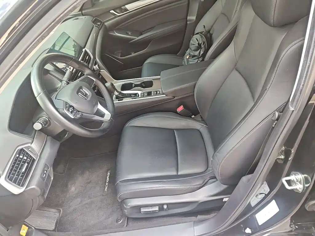 Honda Accord — фото 20
