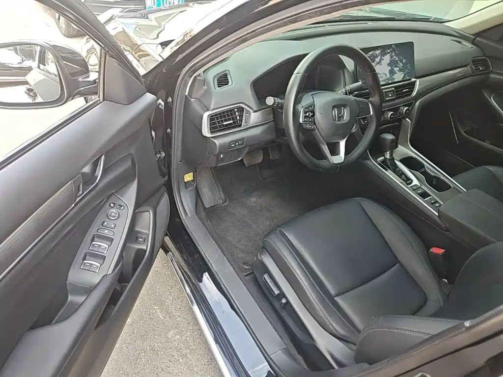 Honda Accord — фото 21