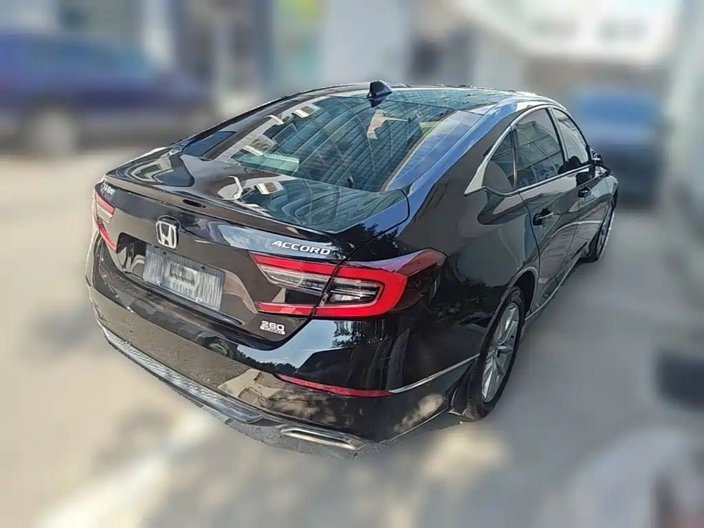 Honda Accord — фото 10