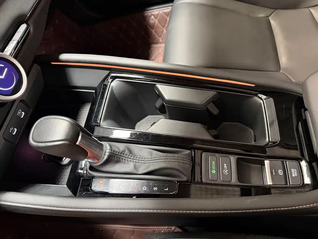 Honda Accord — фото 19