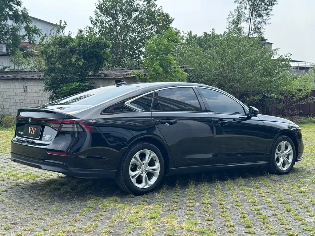 Honda Accord — фото 4