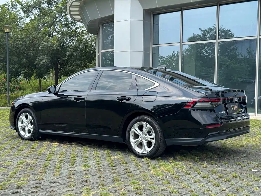 Honda Accord — фото 6