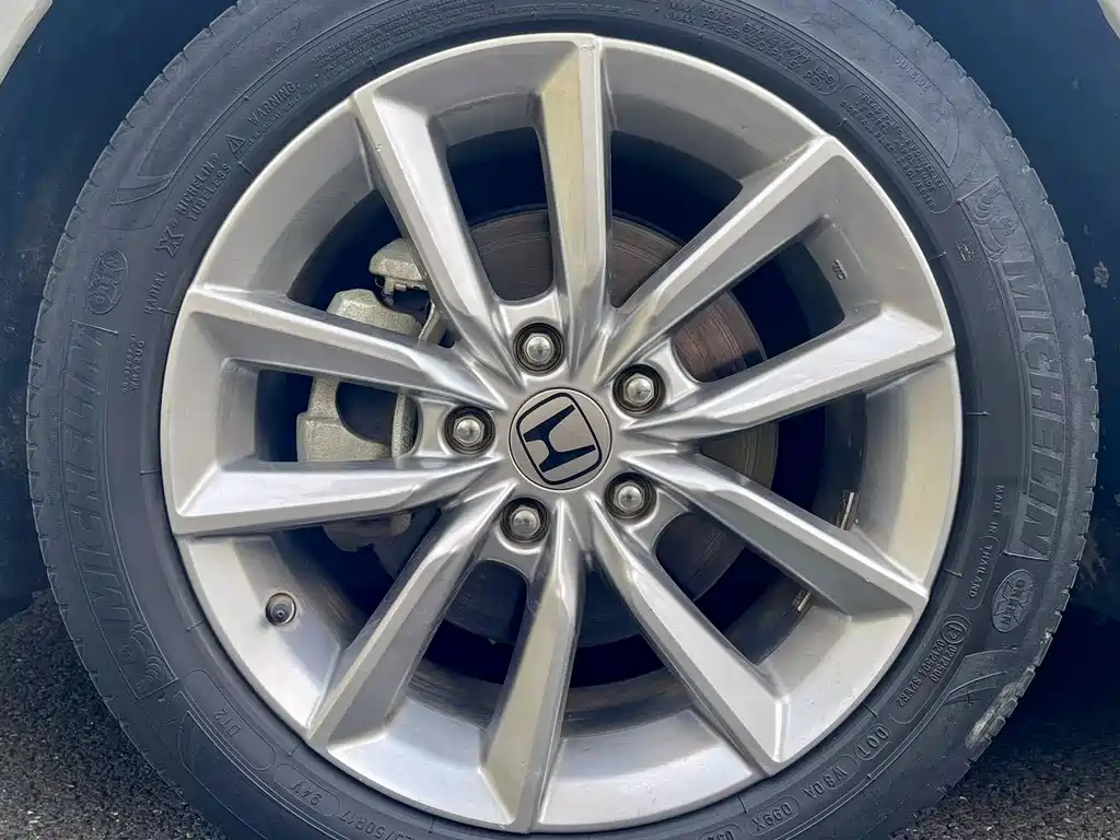 Honda Accord — фото 11