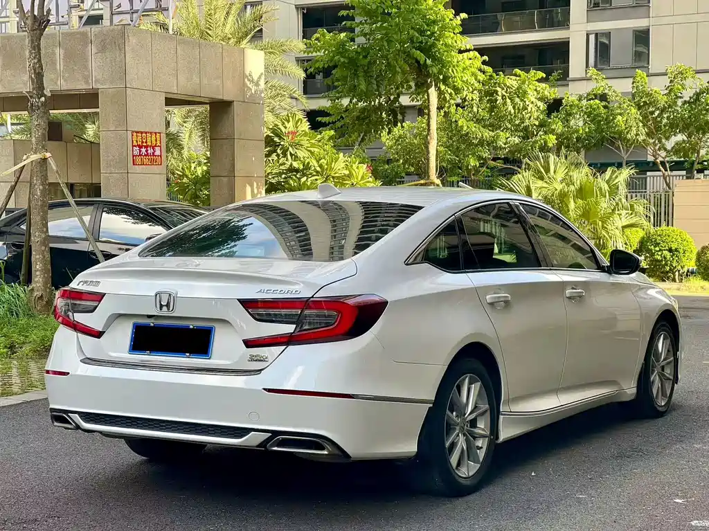 Honda Accord — фото 9