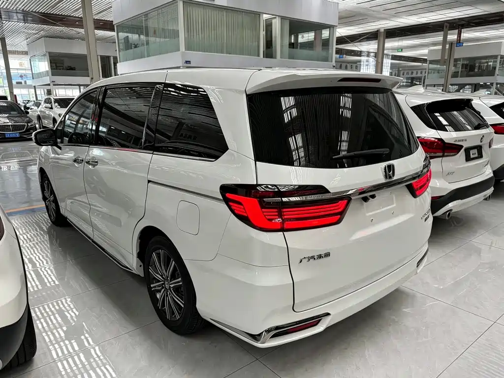 Honda Odyssey — фото 13