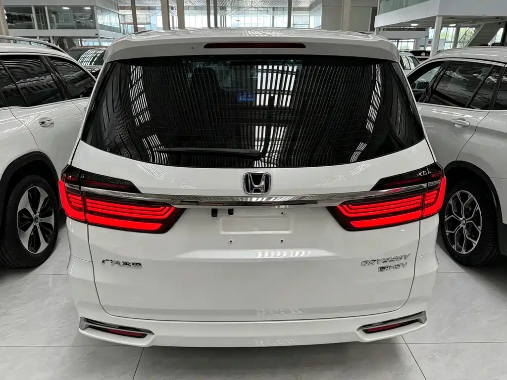 Honda Odyssey — фото 14