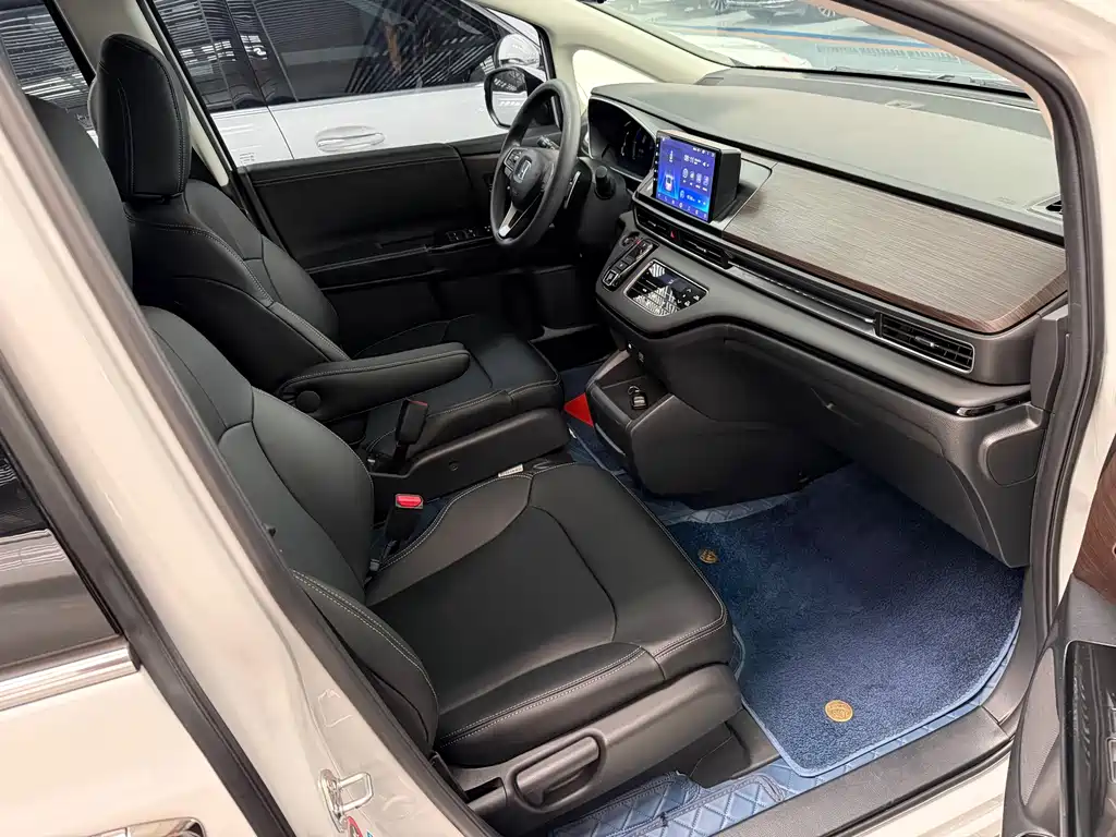 Honda Odyssey — фото 10
