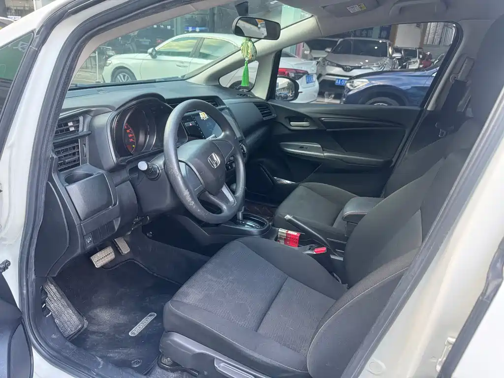 Honda Fit — фото 4