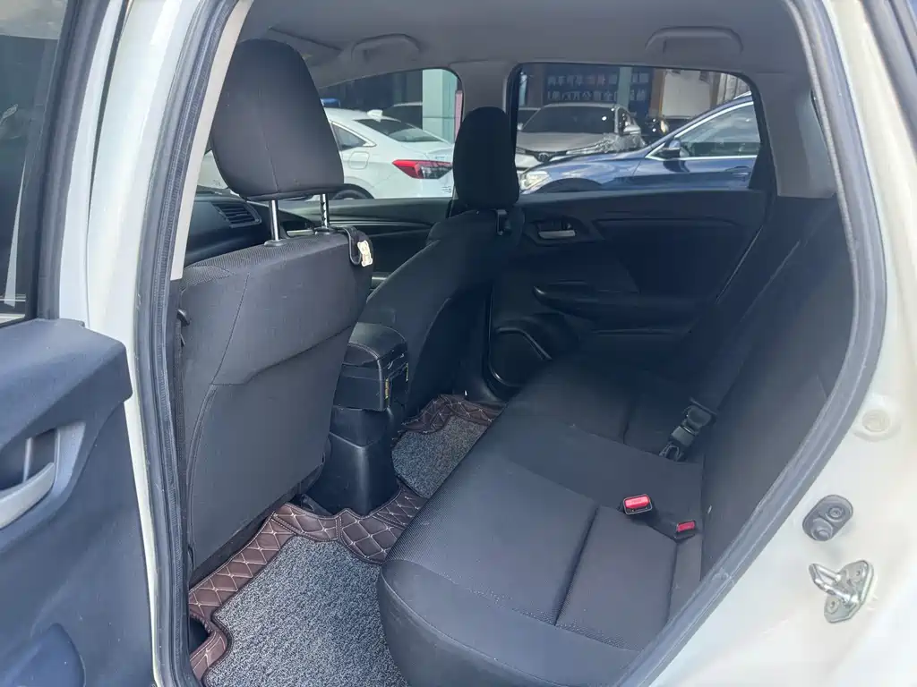 Honda Fit — фото 5