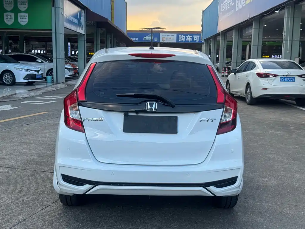 Honda Fit — фото 8