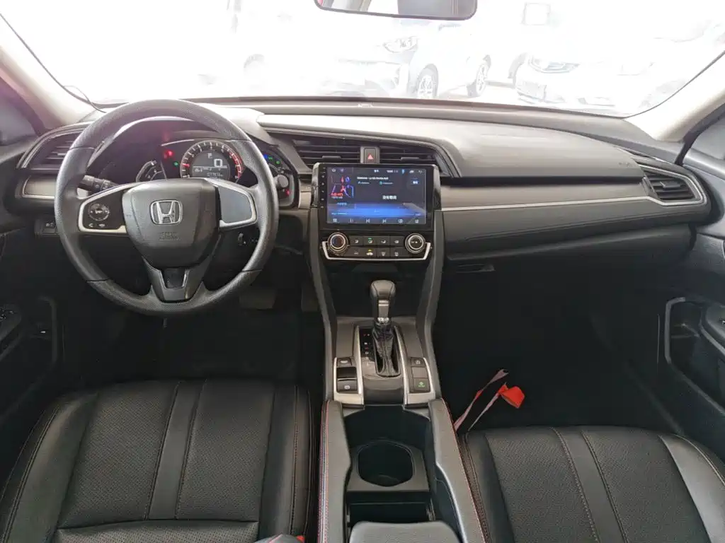 Honda Civic — фото 10