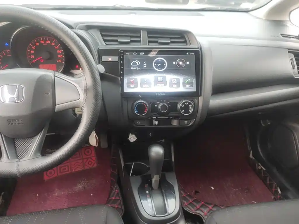 Honda Fit — фото 13