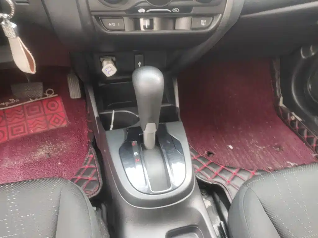 Honda Fit — фото 14