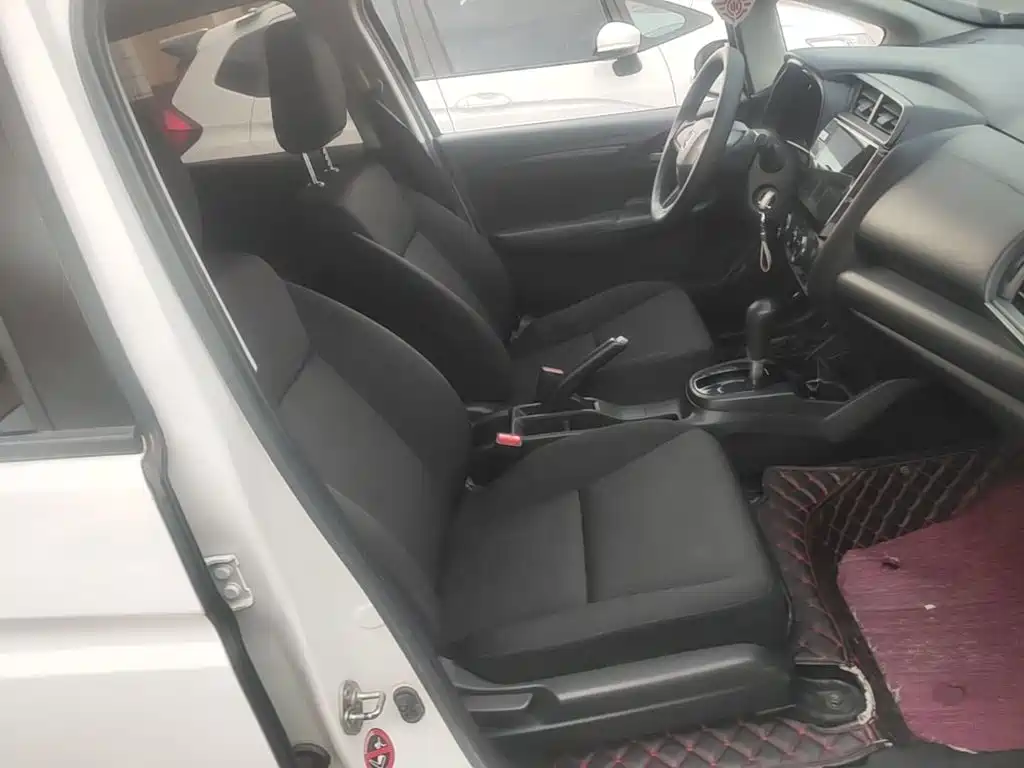Honda Fit — фото 25