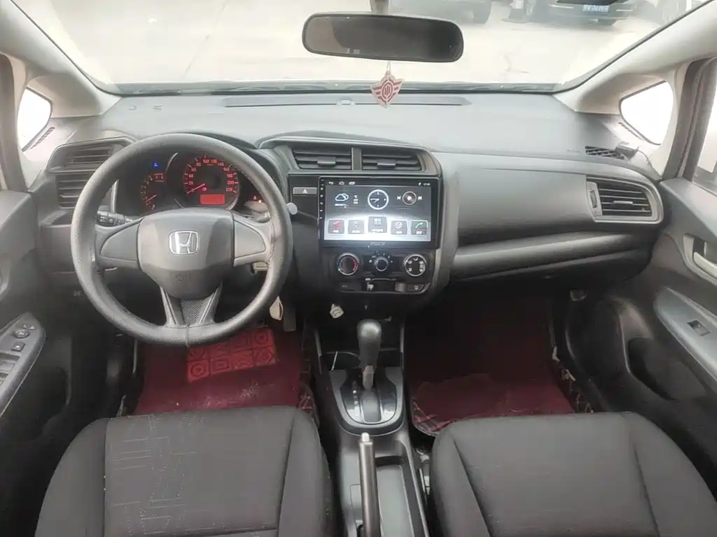 Honda Fit — фото 10