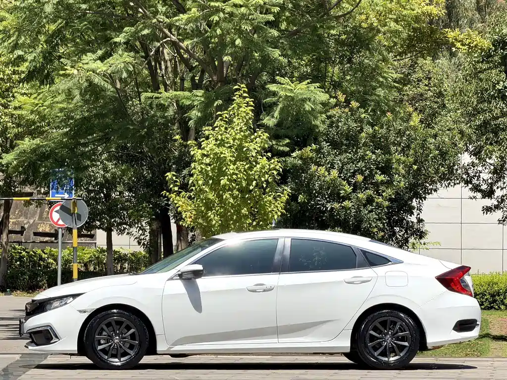 Honda Civic — фото 3