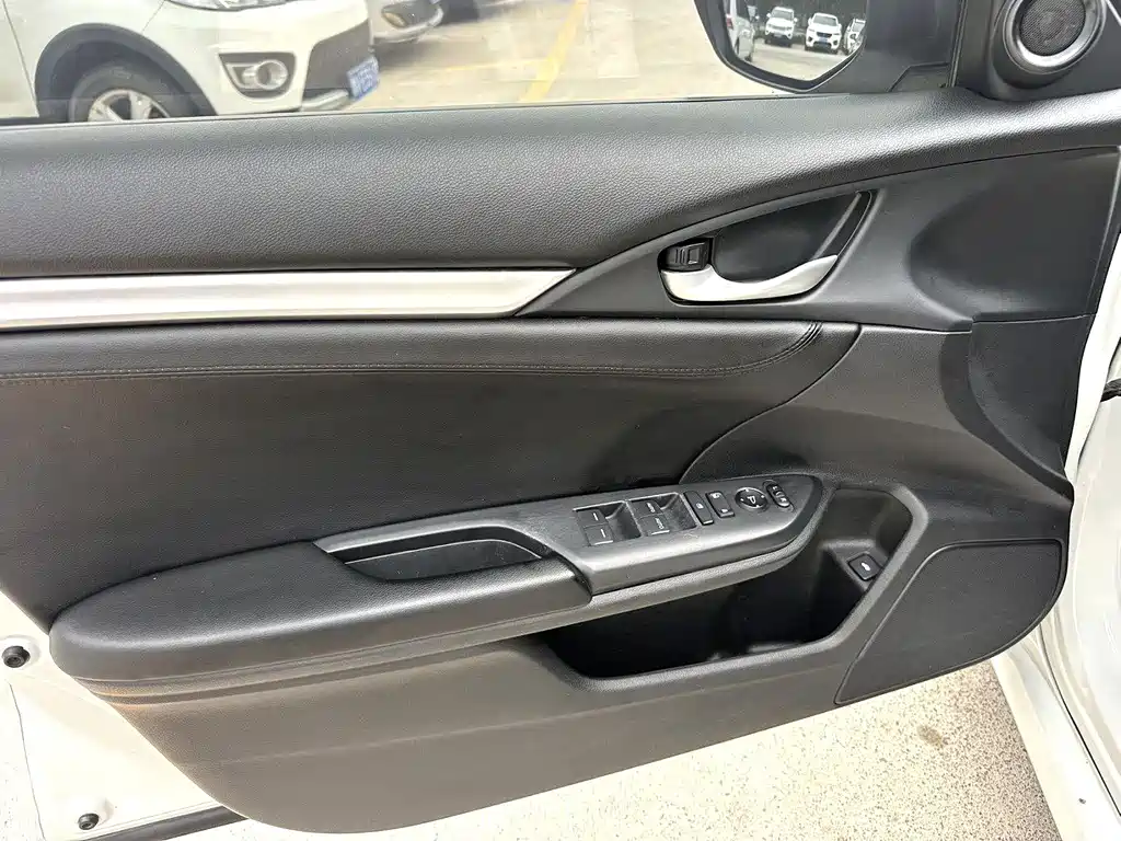 Honda Civic — фото 8