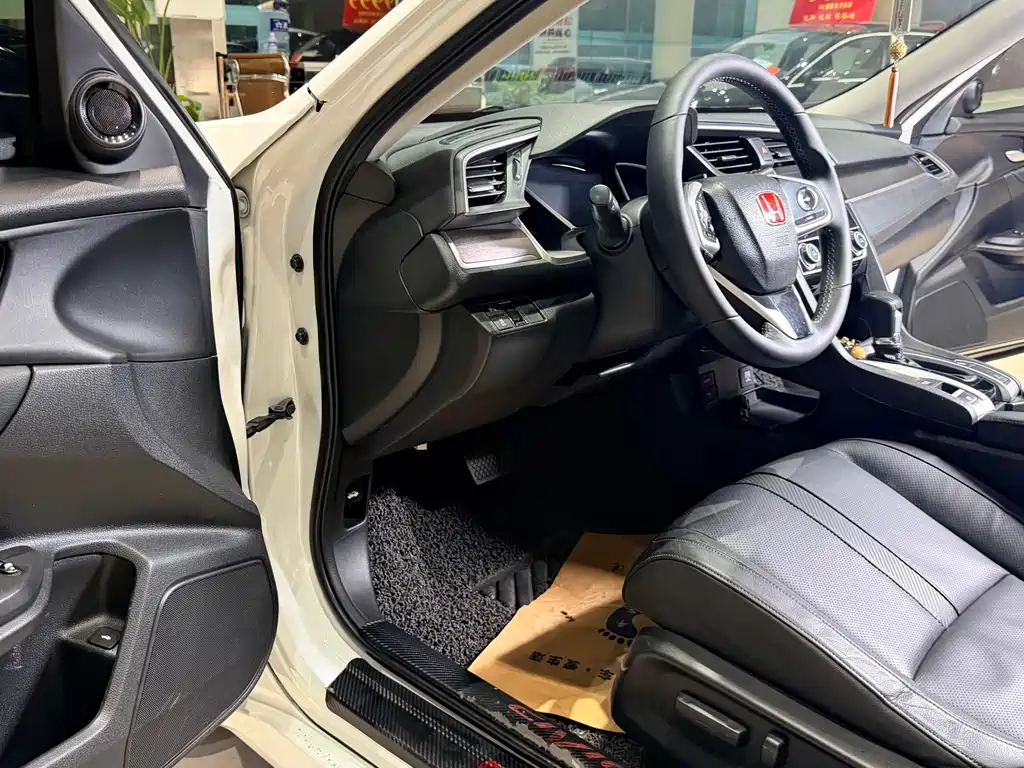 Honda Civic — фото 10