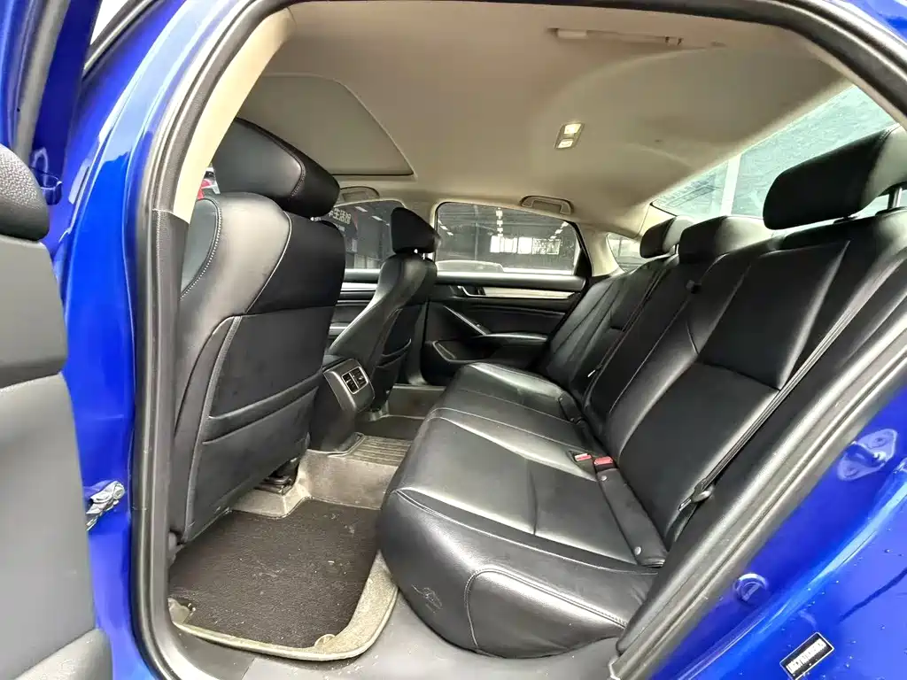 Honda Accord — фото 6