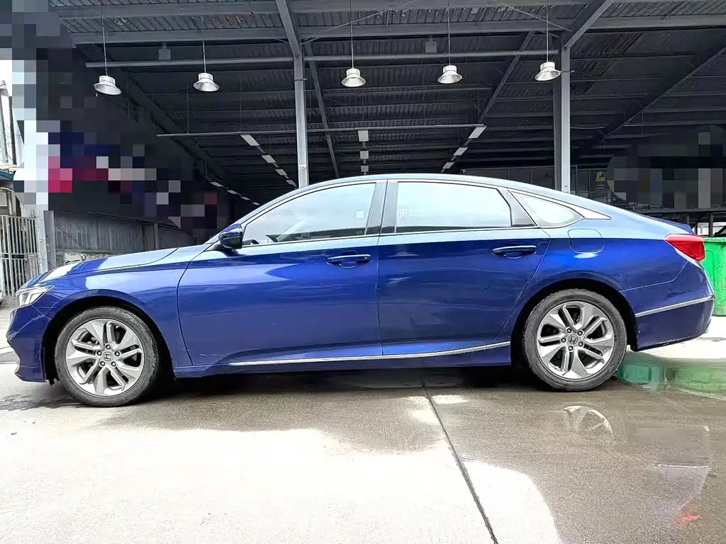 Honda Accord — фото 9