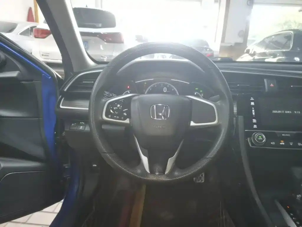 Honda Civic — фото 11