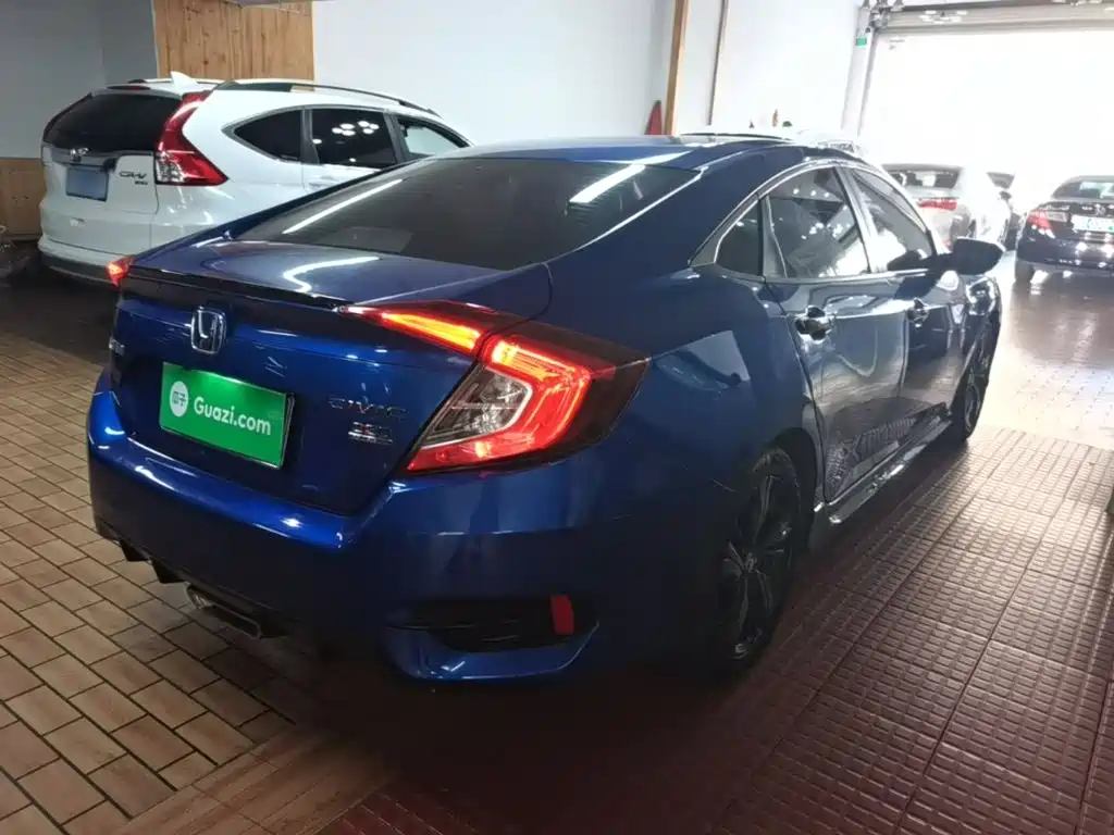 Honda Civic — фото 7