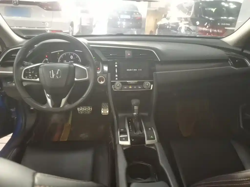 Honda Civic — фото 10