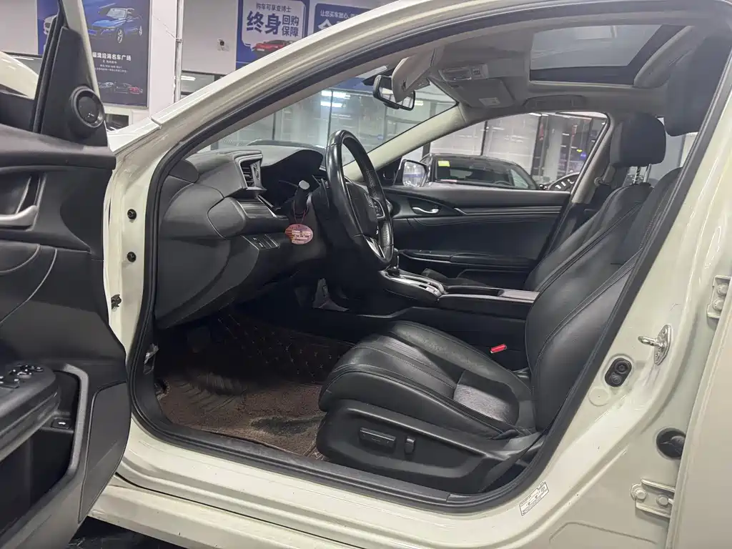 Honda Civic — фото 7