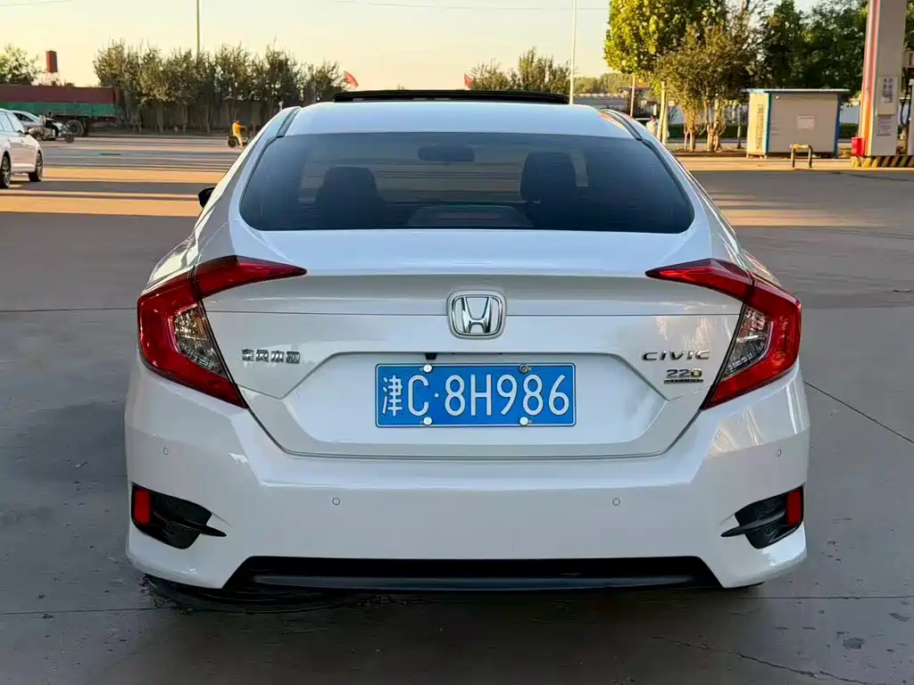 Honda Civic — фото 5