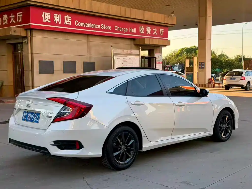 Honda Civic — фото 6