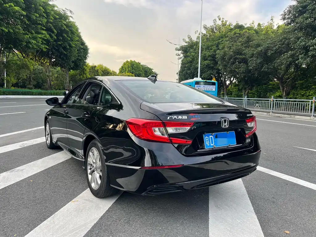 Honda Accord — фото 4