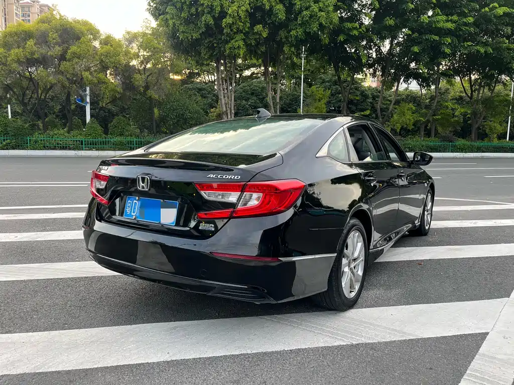 Honda Accord — фото 6