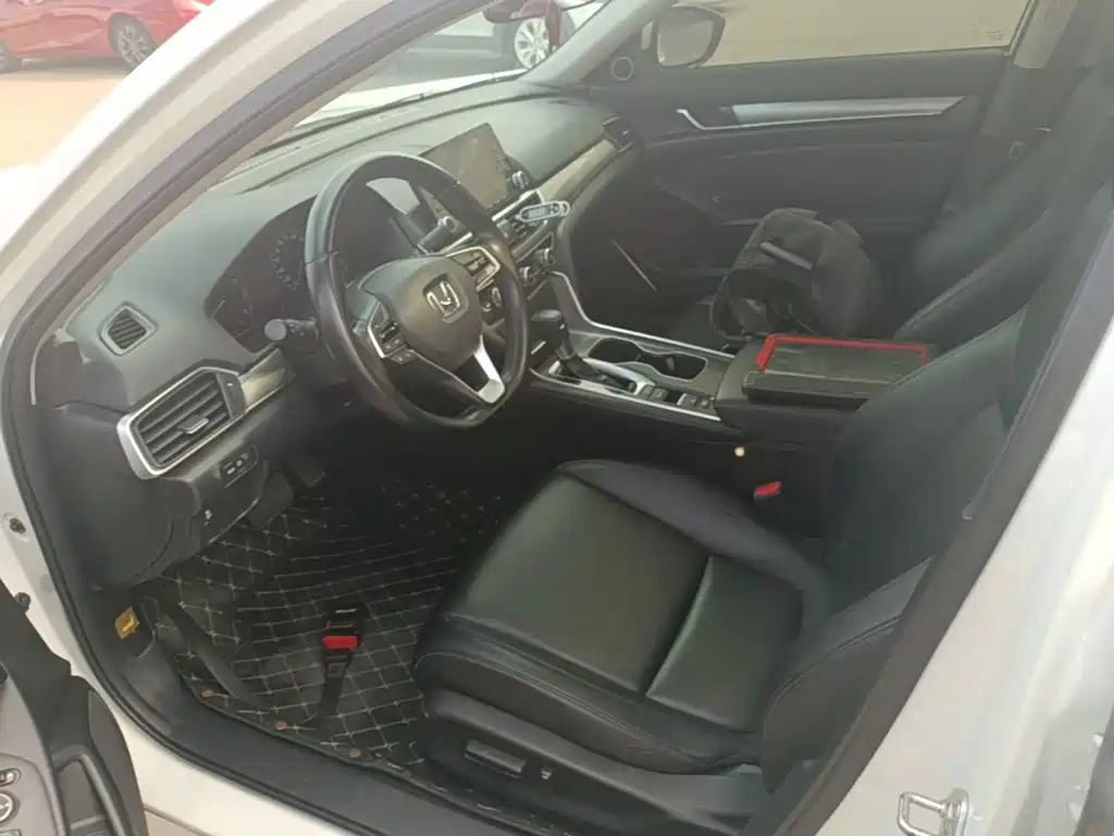 Honda Accord — фото 11