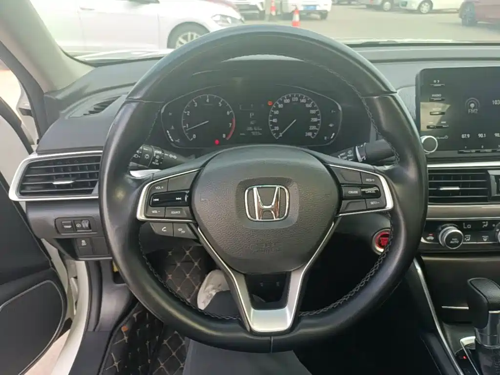 Honda Accord — фото 7