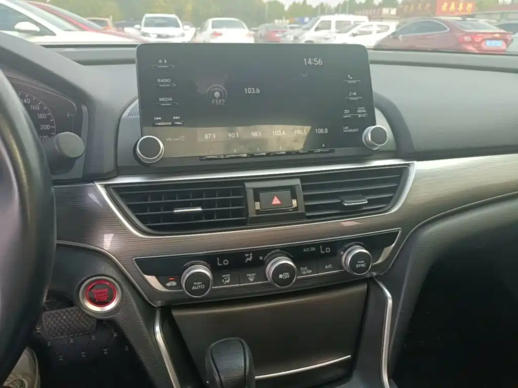 Honda Accord — фото 9