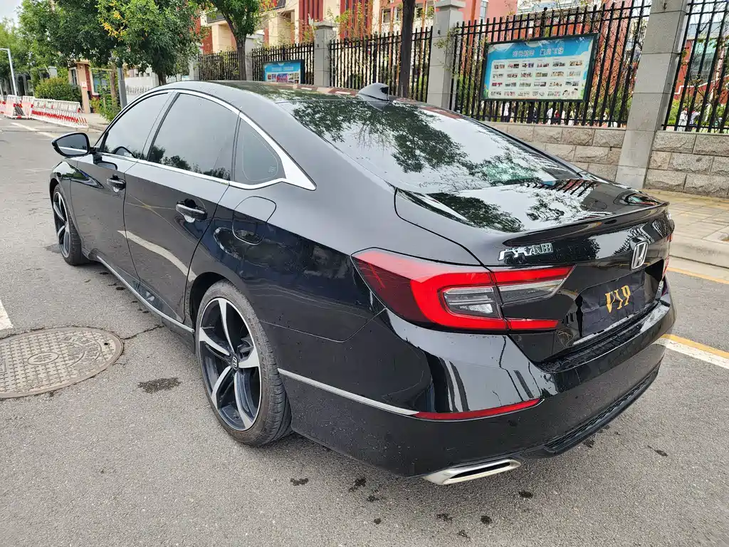 Honda Accord — фото 5