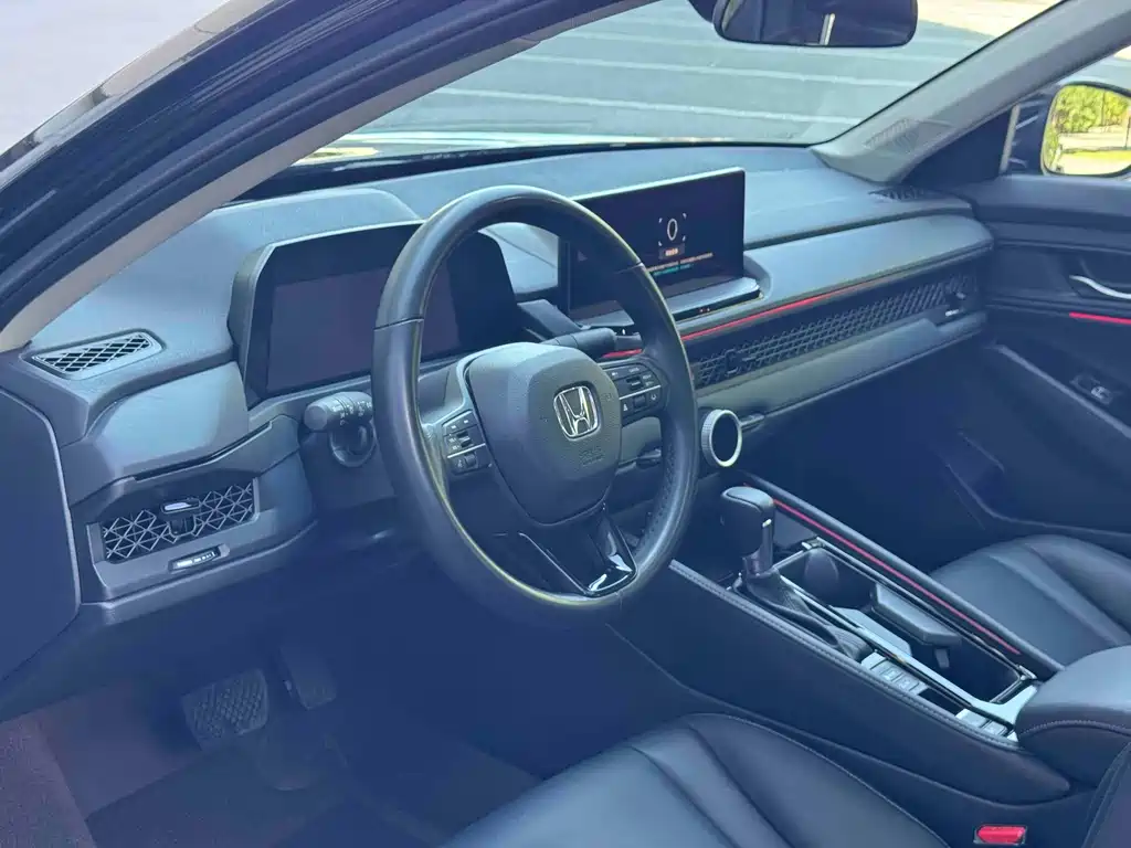 Honda Accord — фото 10