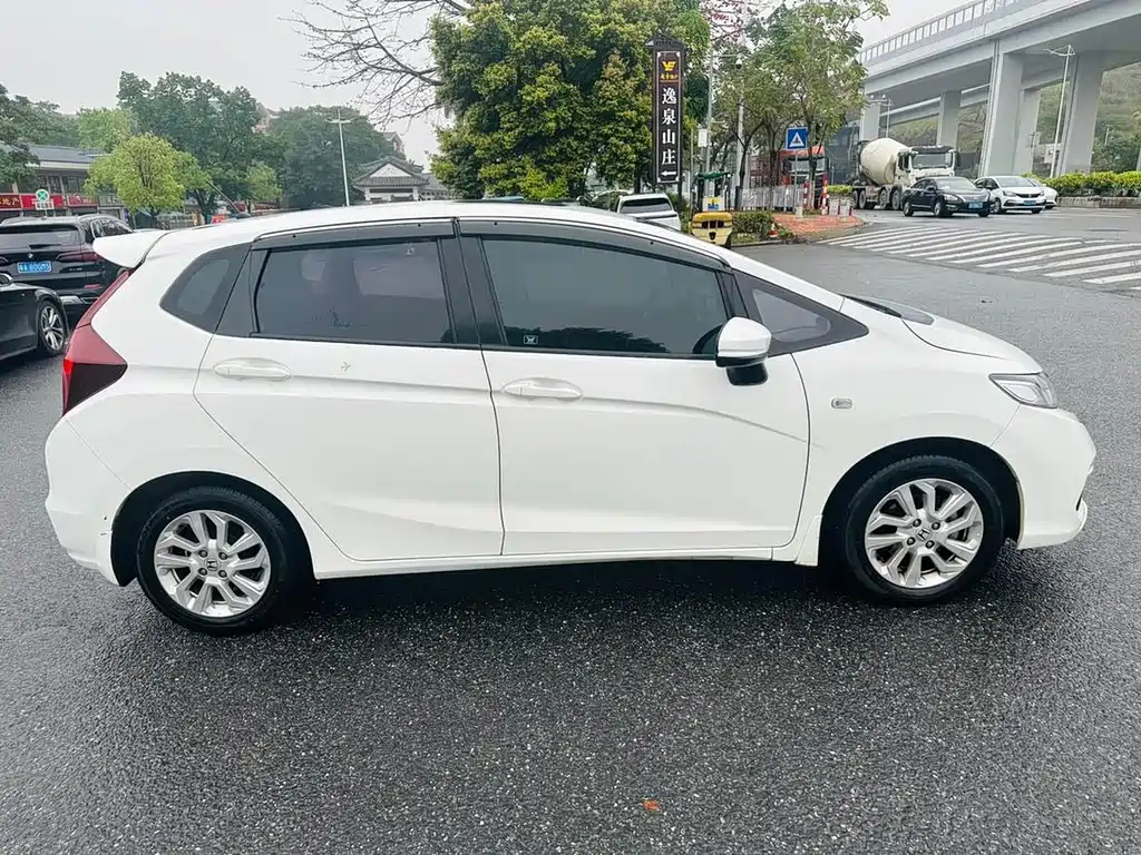 Honda Fit — фото 4
